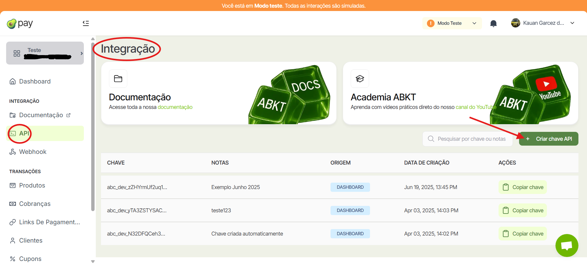 Interface da plataforma AbacatePay mostrando o botão de criação de chave