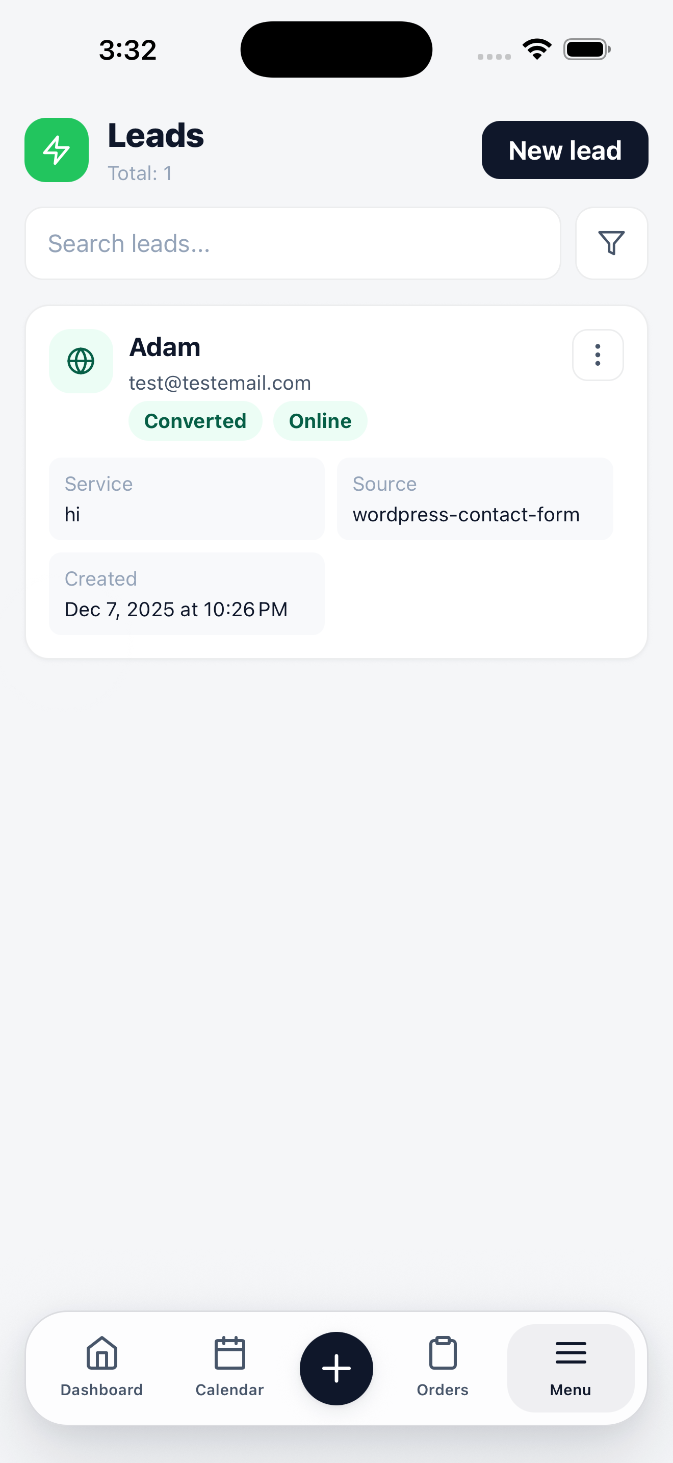 Mobile lead list showing a lead with contact details, status chips, requested service, source, and creation date.