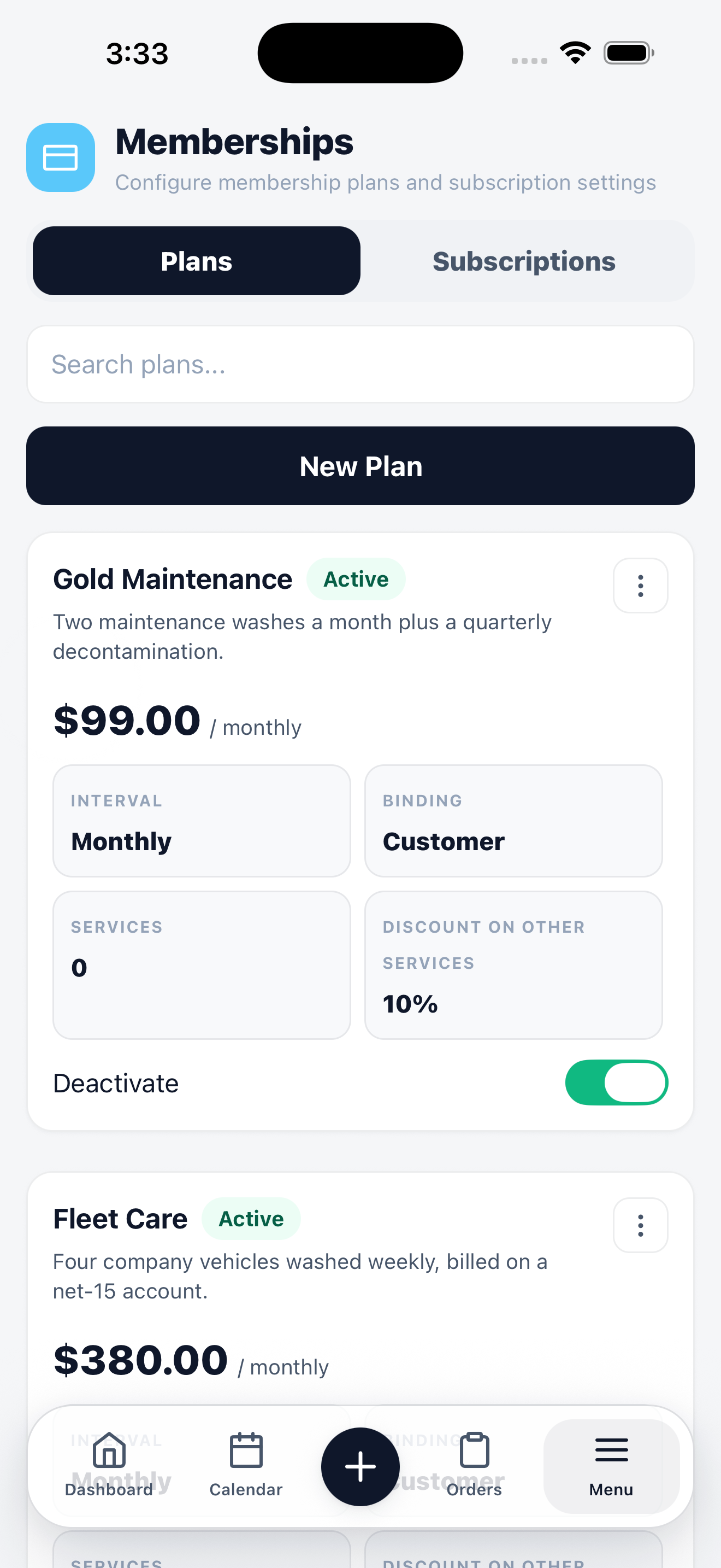 Mobile memberships screen on the Plans tab showing membership plans with price, billing interval, and discount.