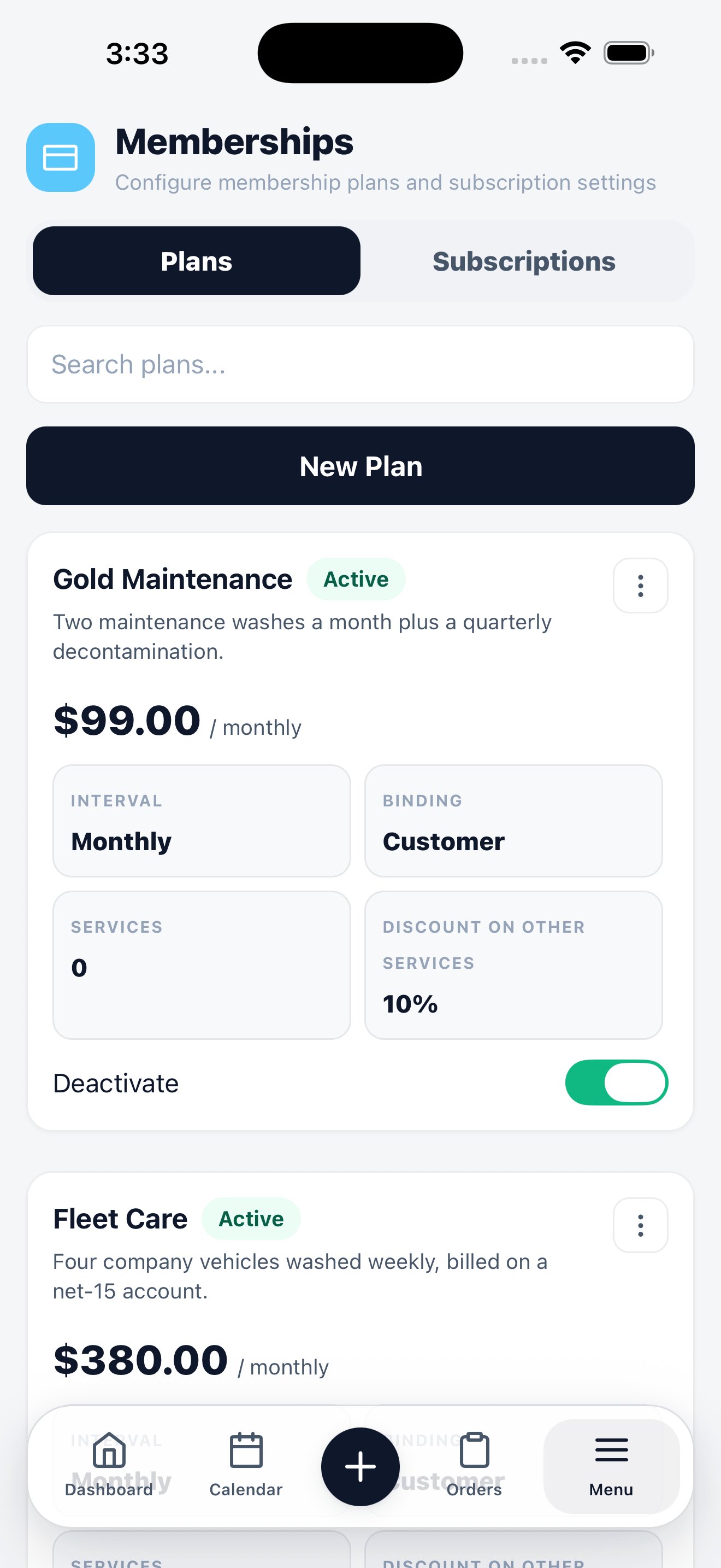Mobile memberships screen on the Plans tab showing membership plans with price, billing interval, and discount.