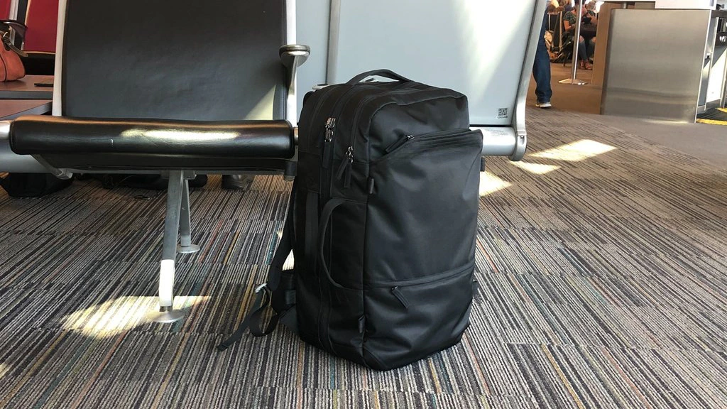 Security robot scenario — identifying an abandoned backpack at an airport