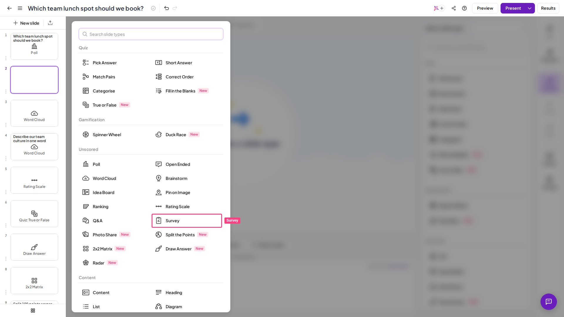 Tipo de diapositiva Survey de AhaSlides resaltado en el selector de tipos de diapositiva