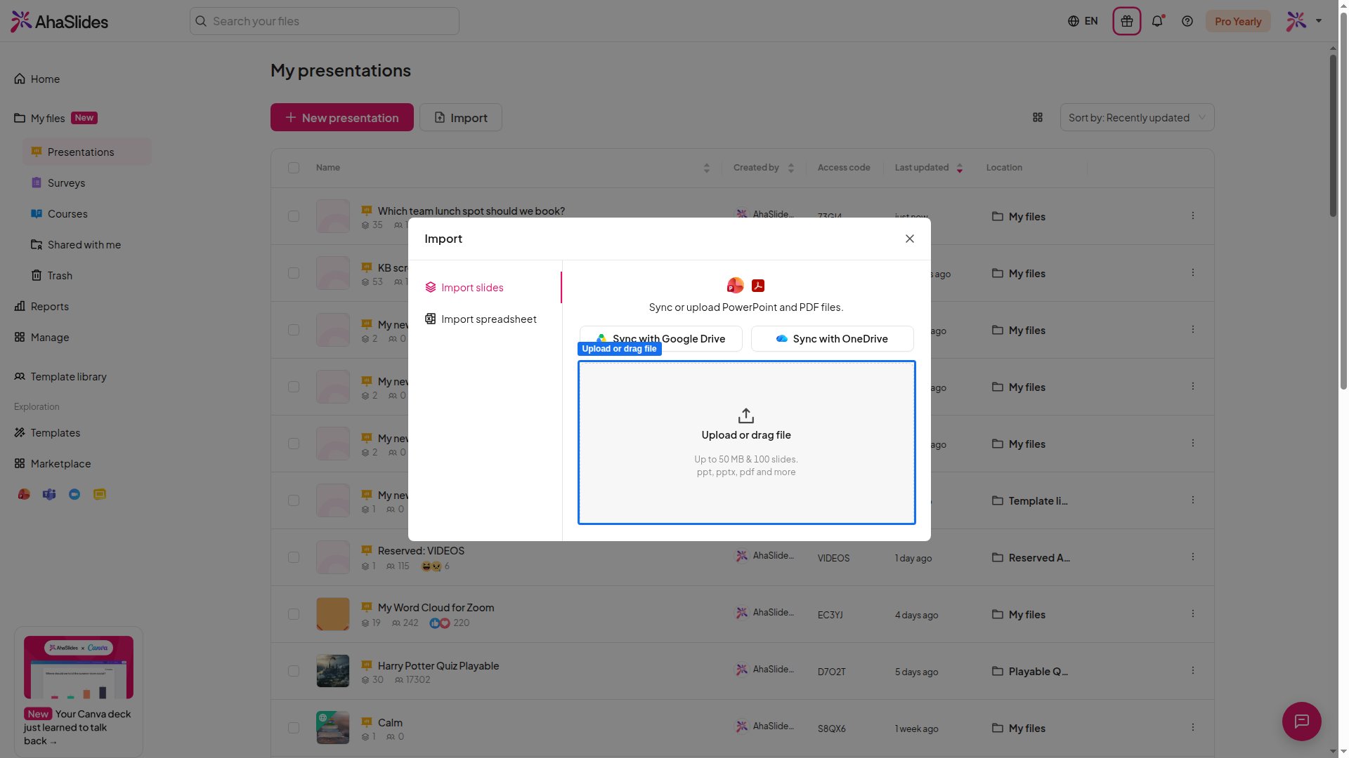 Der Importdialog von AhaSlides mit hervorgehobenem Bereich zum Hochladen oder Hineinziehen einer Datei aus PowerPoint oder PDF