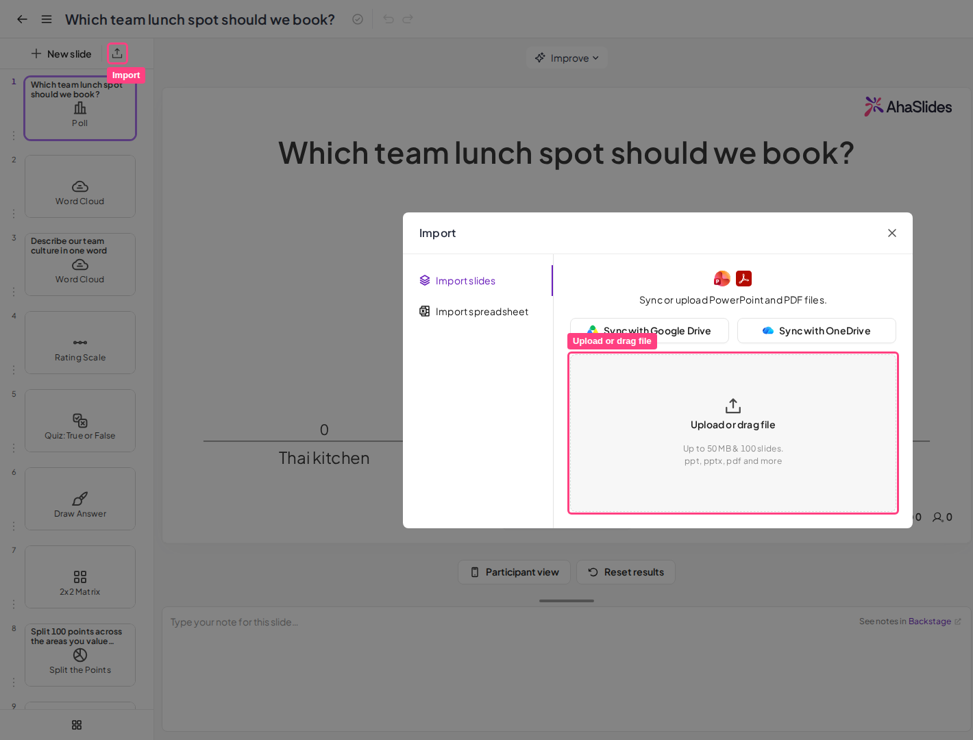 La ventana Importar de AhaSlides abierta desde el icono Importar del editor, con el área de subir o arrastrar un archivo resaltada