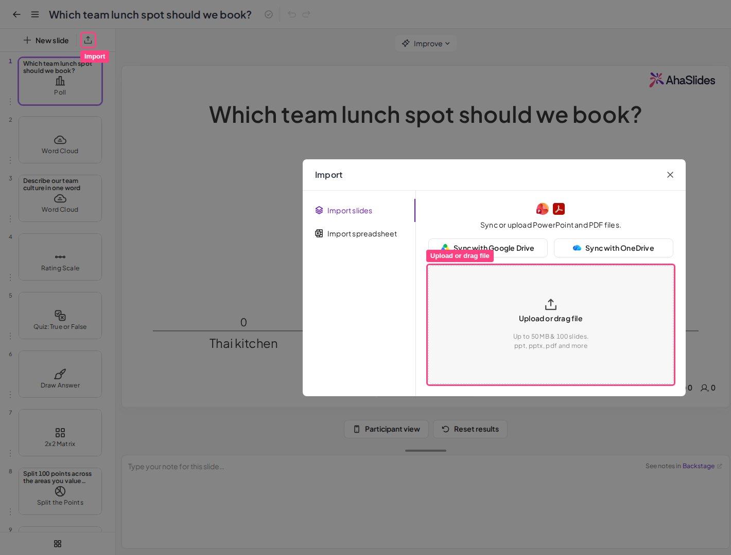 La ventana Importar de AhaSlides abierta desde el icono Importar del editor, con el área de subir o arrastrar un archivo resaltada