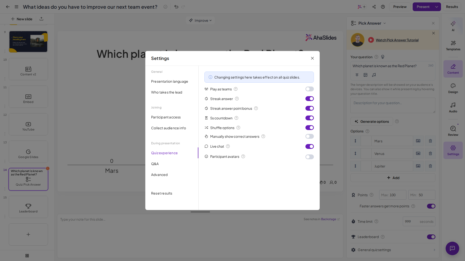 El panel de ajustes generales de un quiz de AhaSlides con las opciones de juego por equipos, cuenta atrás, orden aleatorio y chat en directo