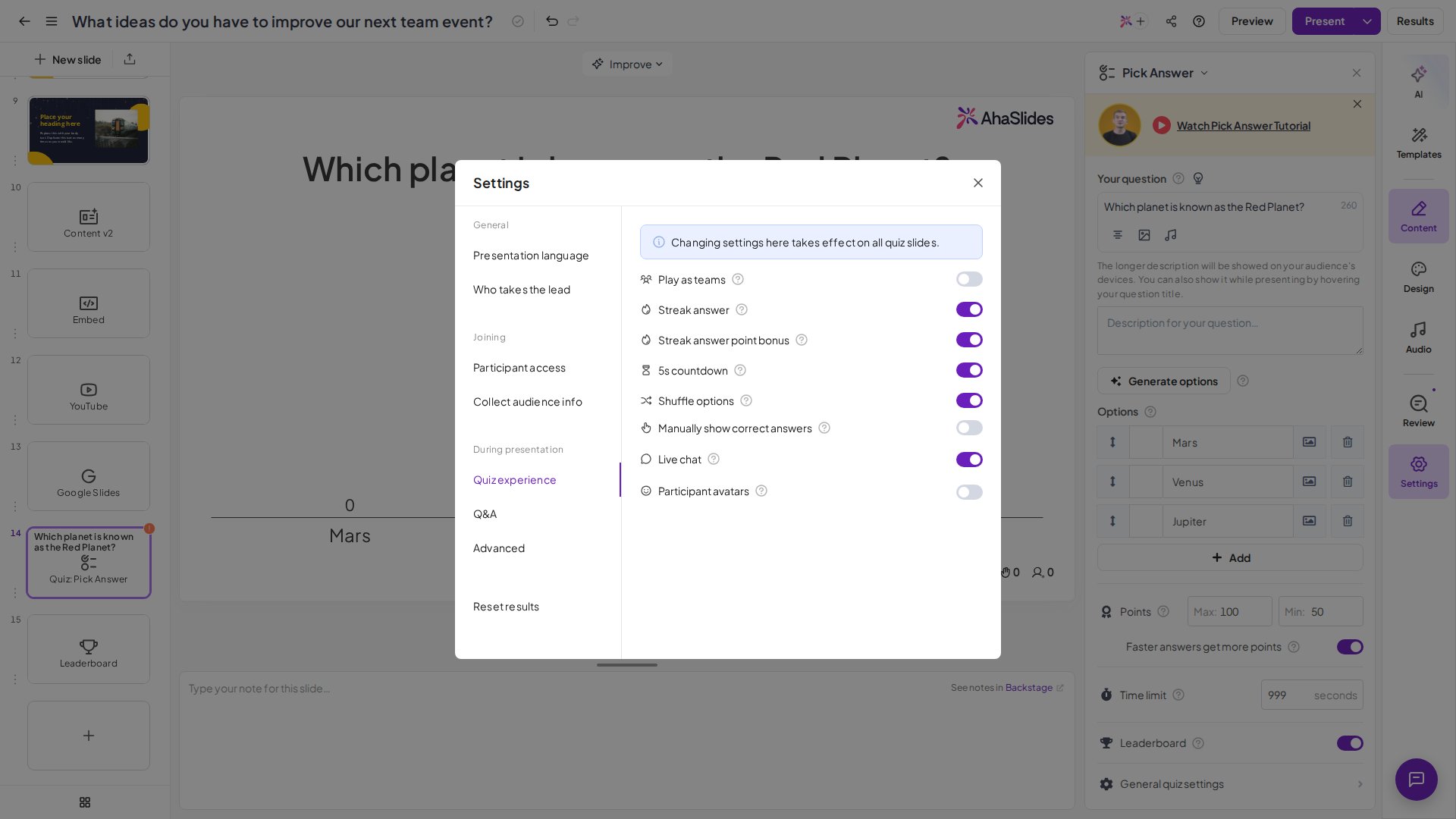 El panel de ajustes generales de un quiz de AhaSlides con las opciones de juego por equipos, cuenta atrás, orden aleatorio y chat en directo
