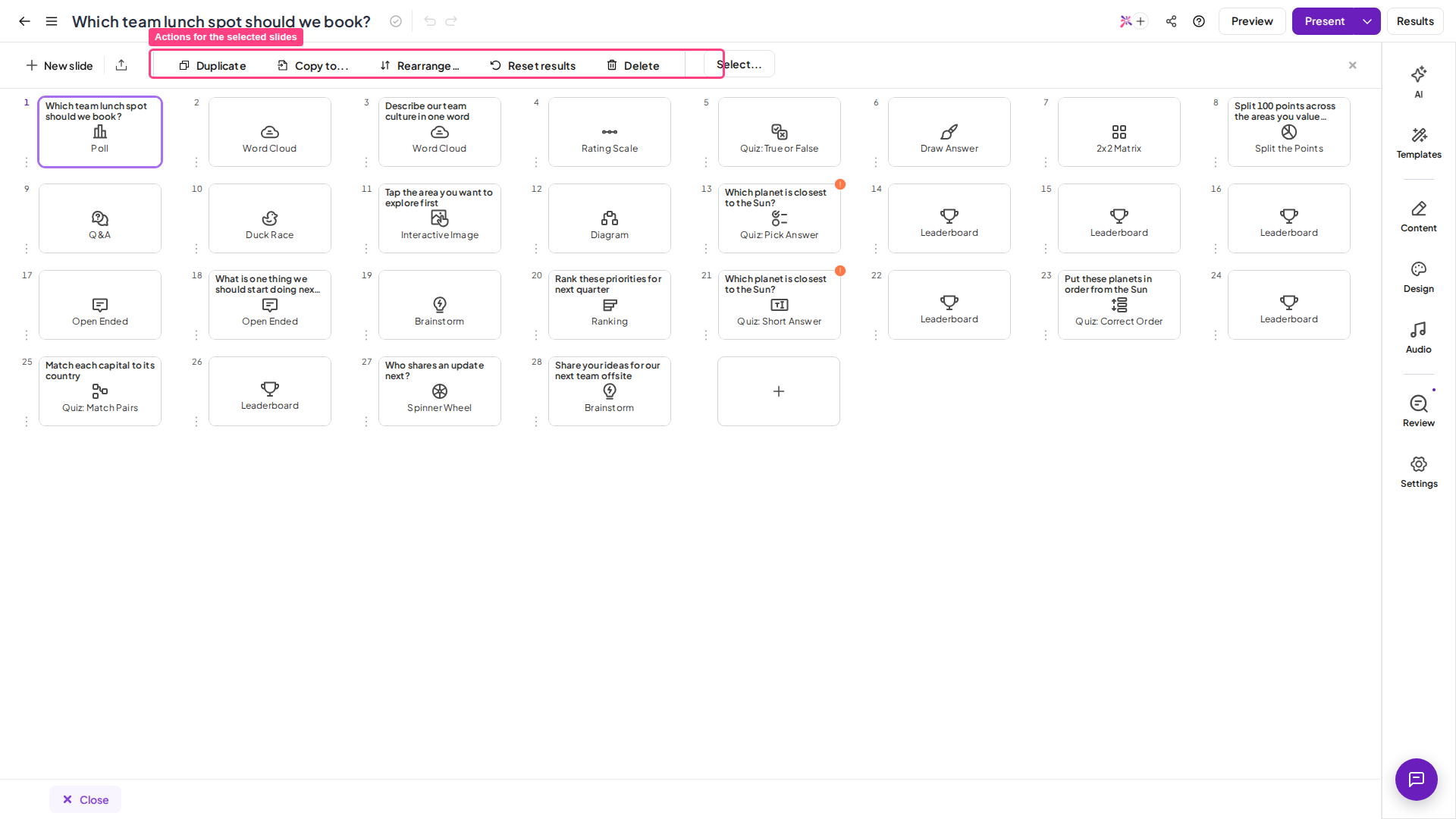 La Vue Grille dans l'éditeur AhaSlides, avec la barre d'outils des actions pour les diapositives sélectionnées mise en évidence