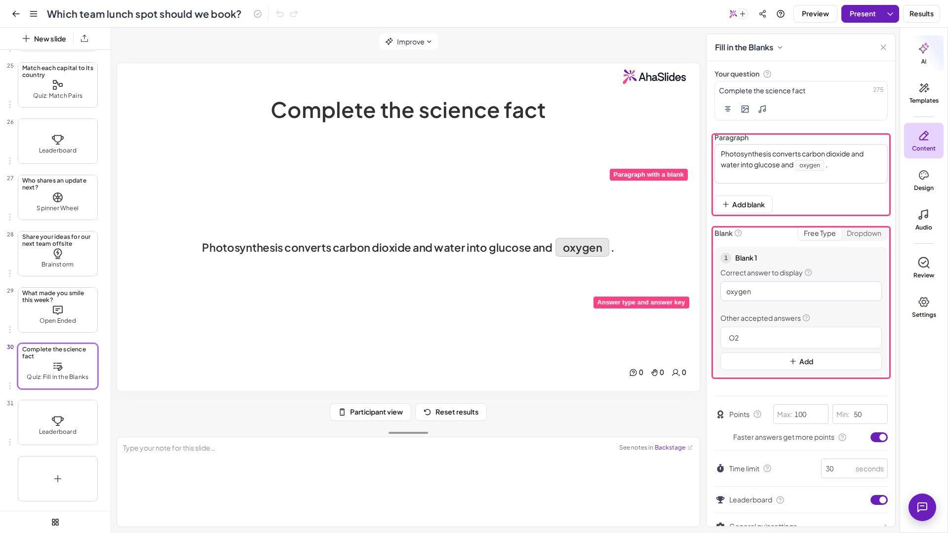 Éditeur Fill in the Blanks AhaSlides avec le champ Paragraph, le type de réponse du vide et le corrigé mis en évidence