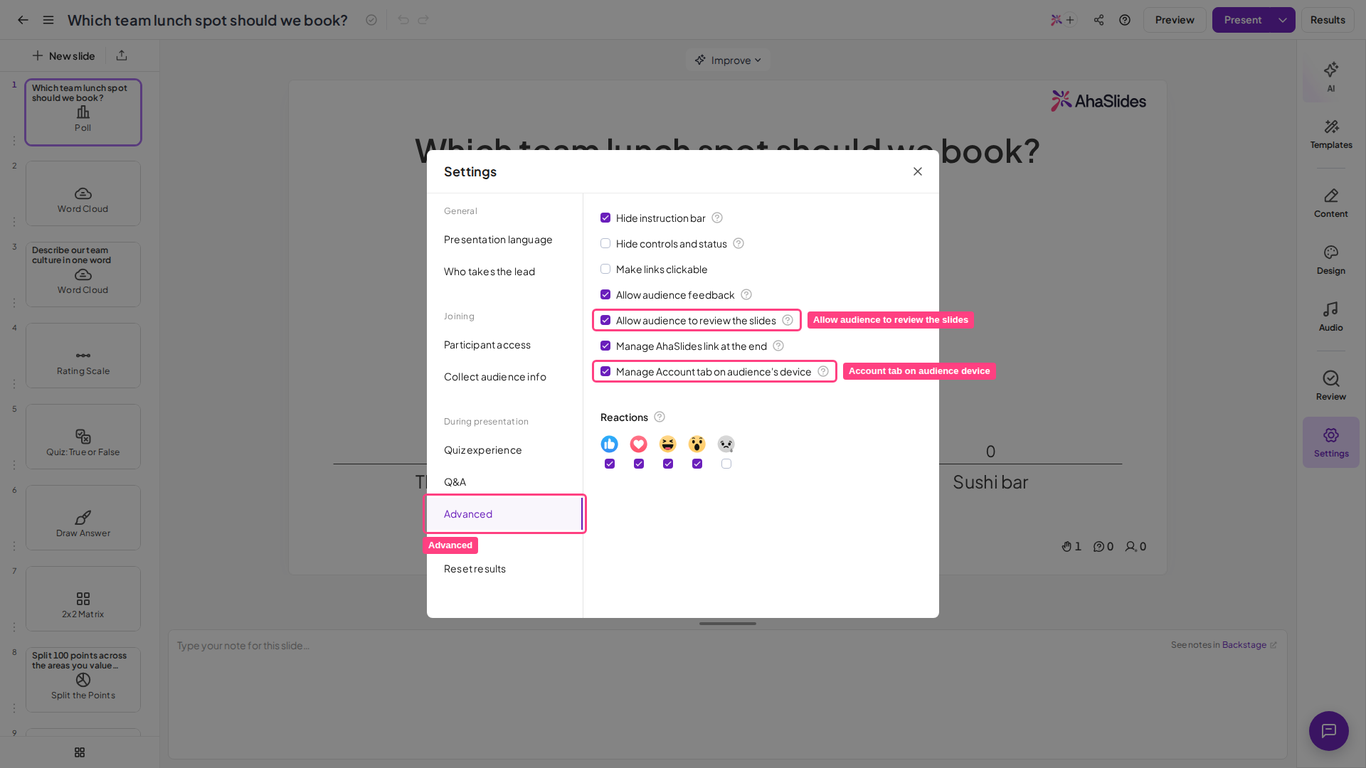 La pestaña Avanzado de la configuración de AhaSlides, con Allow audience to review the slides y la opción de la pestaña Cuenta resaltadas