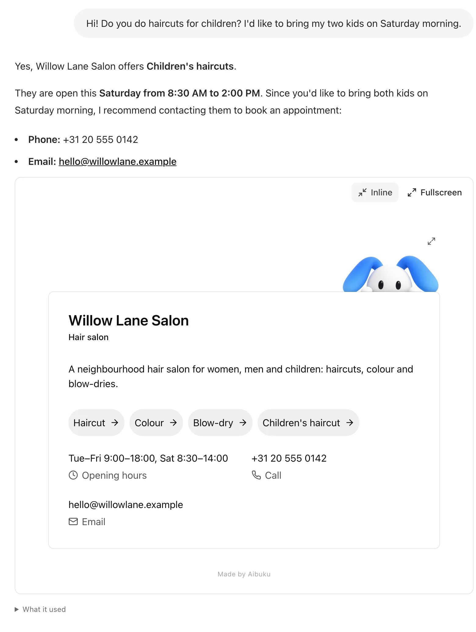 A customer asks about children's haircuts on Saturday; the assistant answers and shows the salon's card with its services.