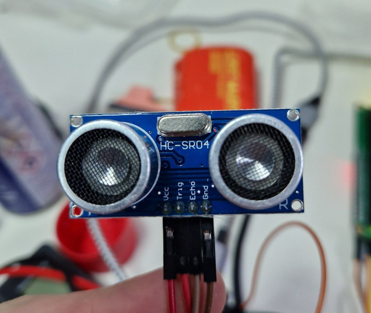 hc-sr04-izmerenie-rasstoyaniya-sonar
