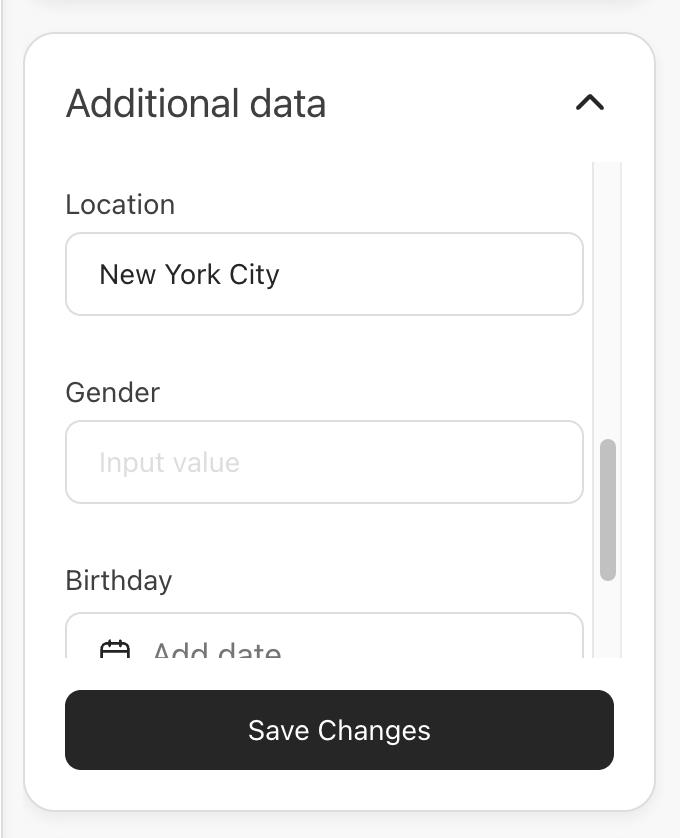 Additional data card in the live chat info panel showing inline custom fields by type — a text Location field, a Gender field, and a Birthday date field — with the Save Changes button
