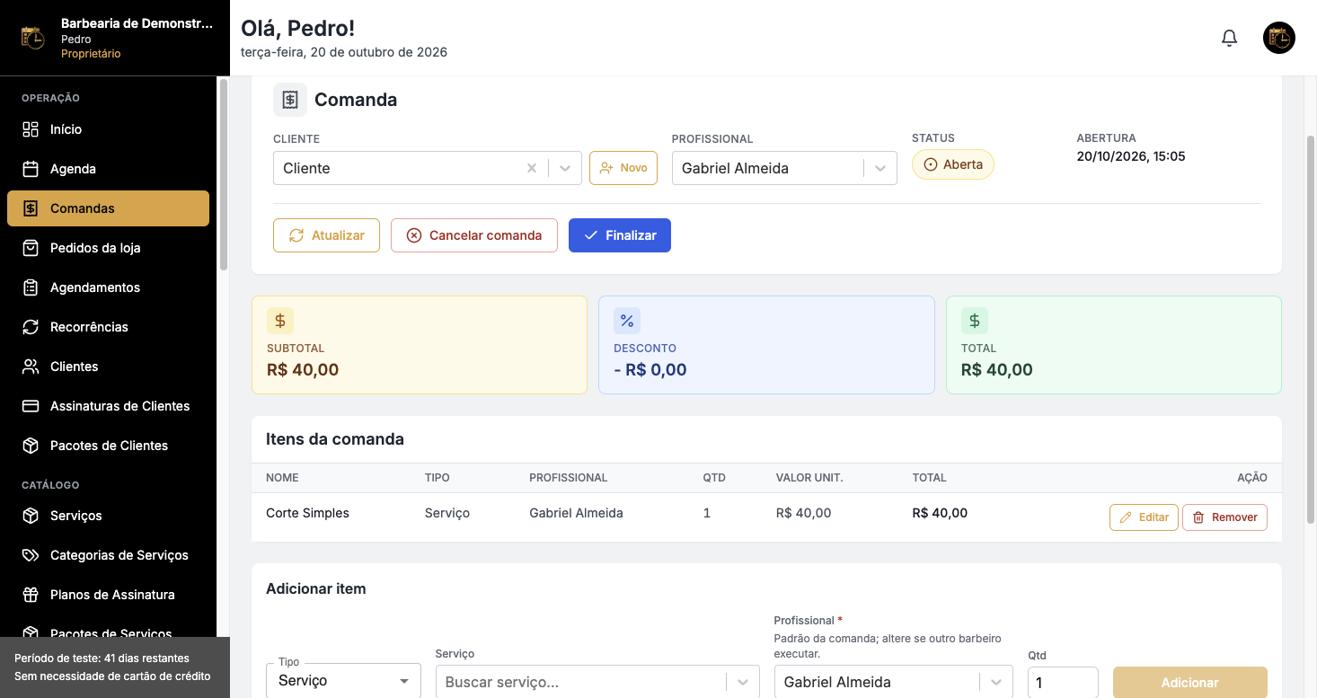 Comanda aberta com o item Corte Simples, subtotal, desconto e total de R$ 40,00, e os botões Cancelar comanda e Finalizar