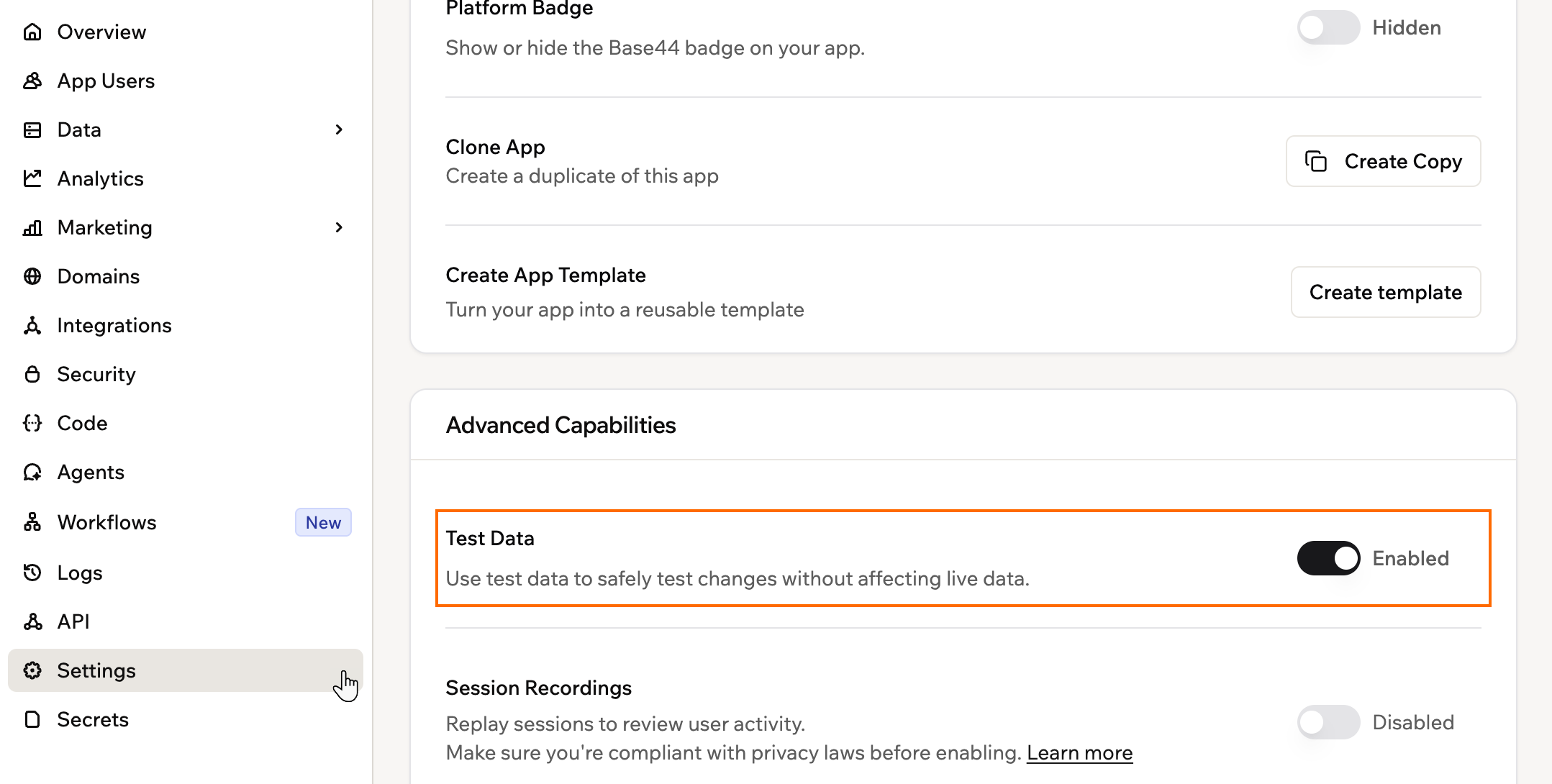 Uno screenshot di App settings con il toggle Test Data evidenziato