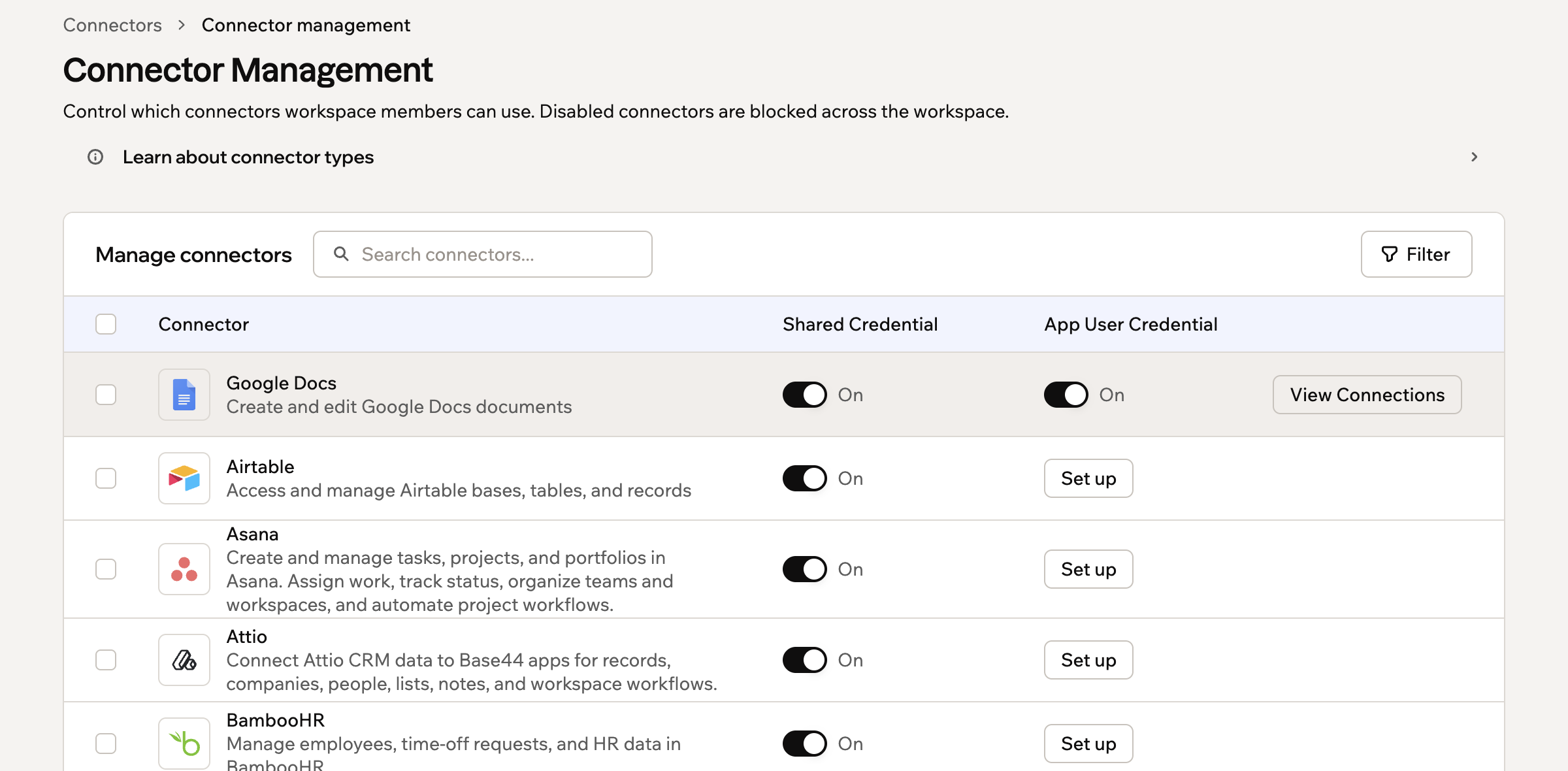 Uno screenshot di Connector Management che elenca i connettori con gli interruttori Shared Credential e App User Credential