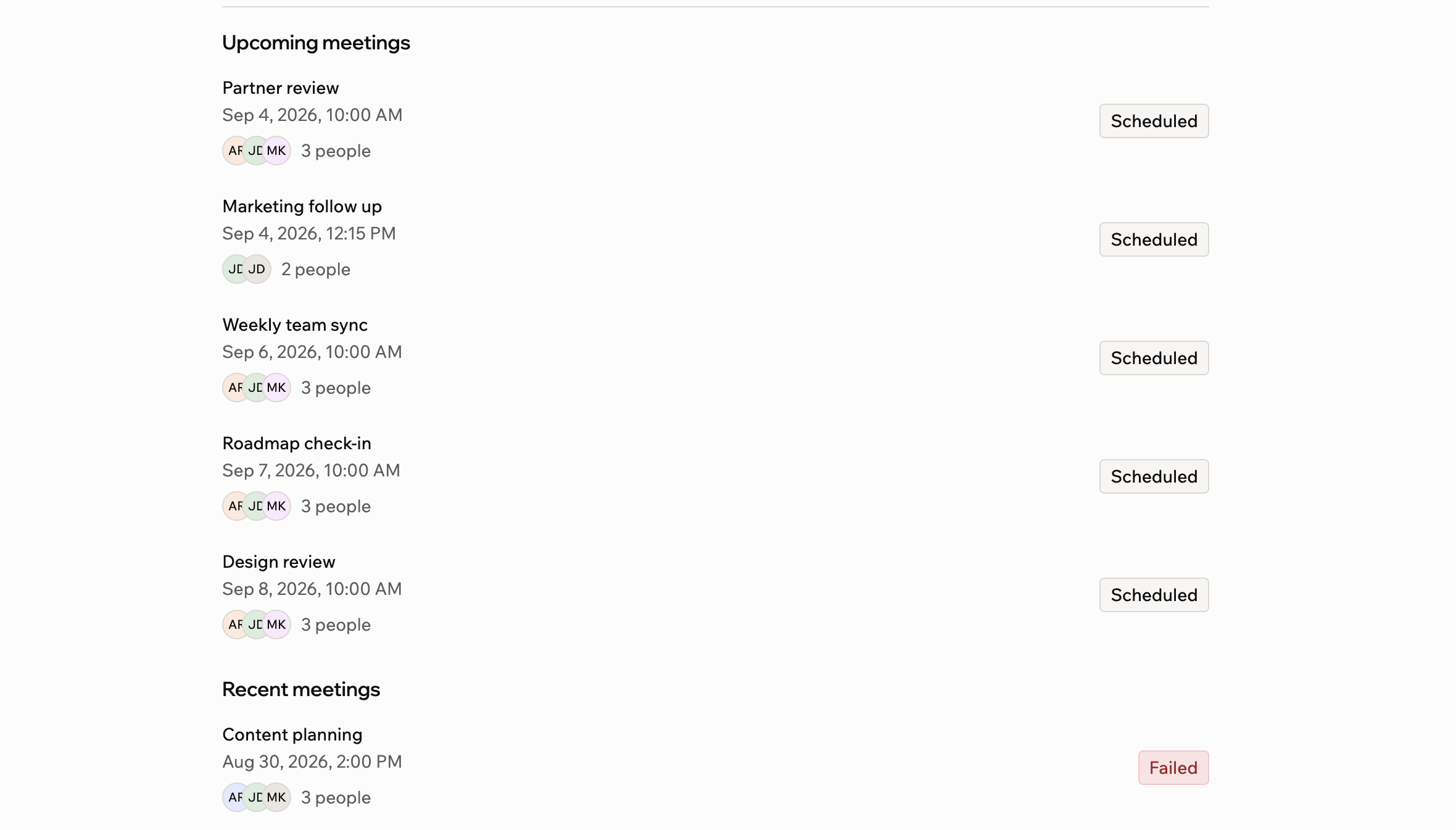 Uno screenshot delle riunioni future e recenti, ciascuna con il suo stato di registrazione