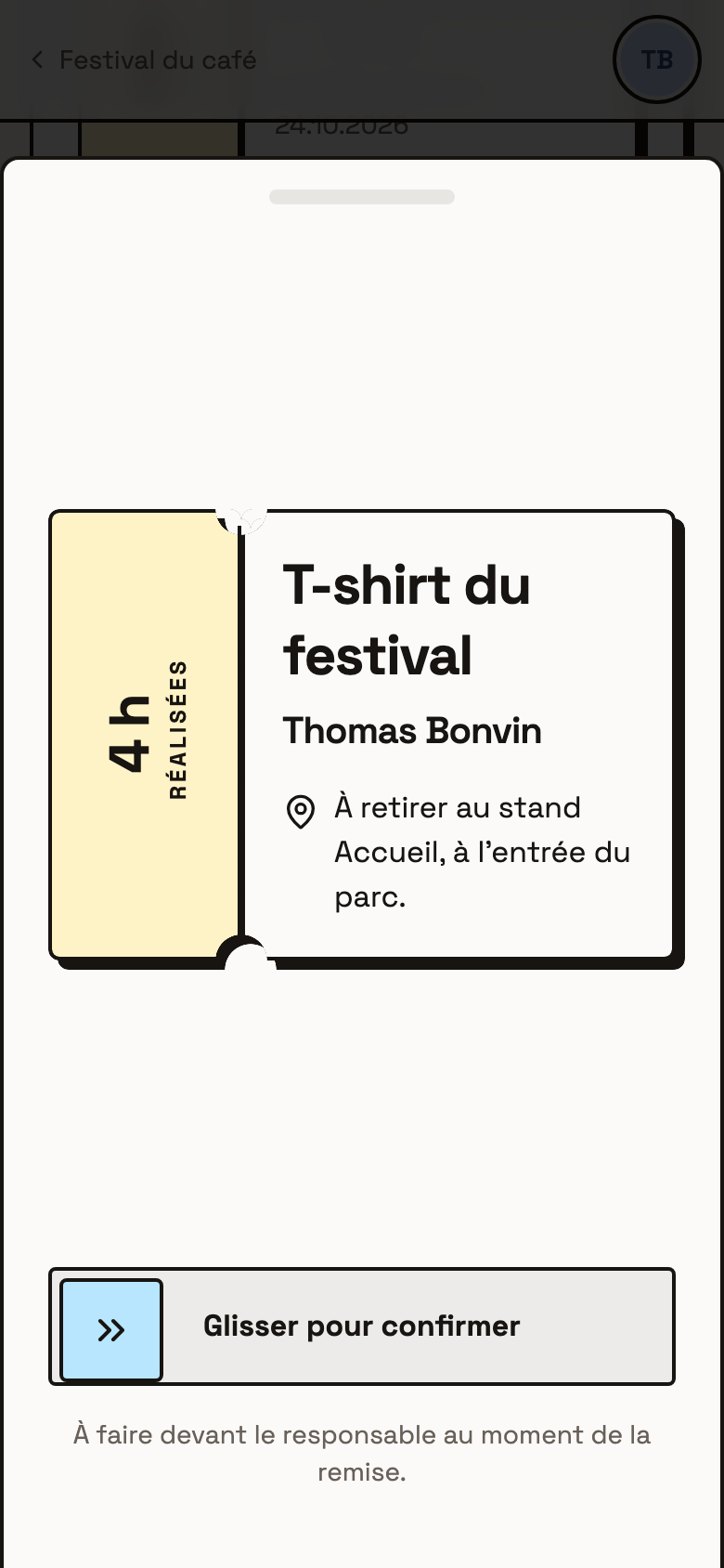 Le coupon du t-shirt ouvert en grand, avec la barre Glisser pour confirmer