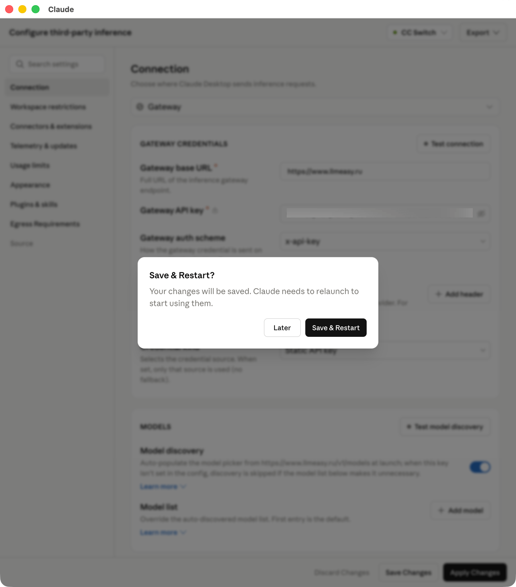 Claude Desktop просит сохранить изменения и перезапуститься, кнопка Save & Restart выделена.