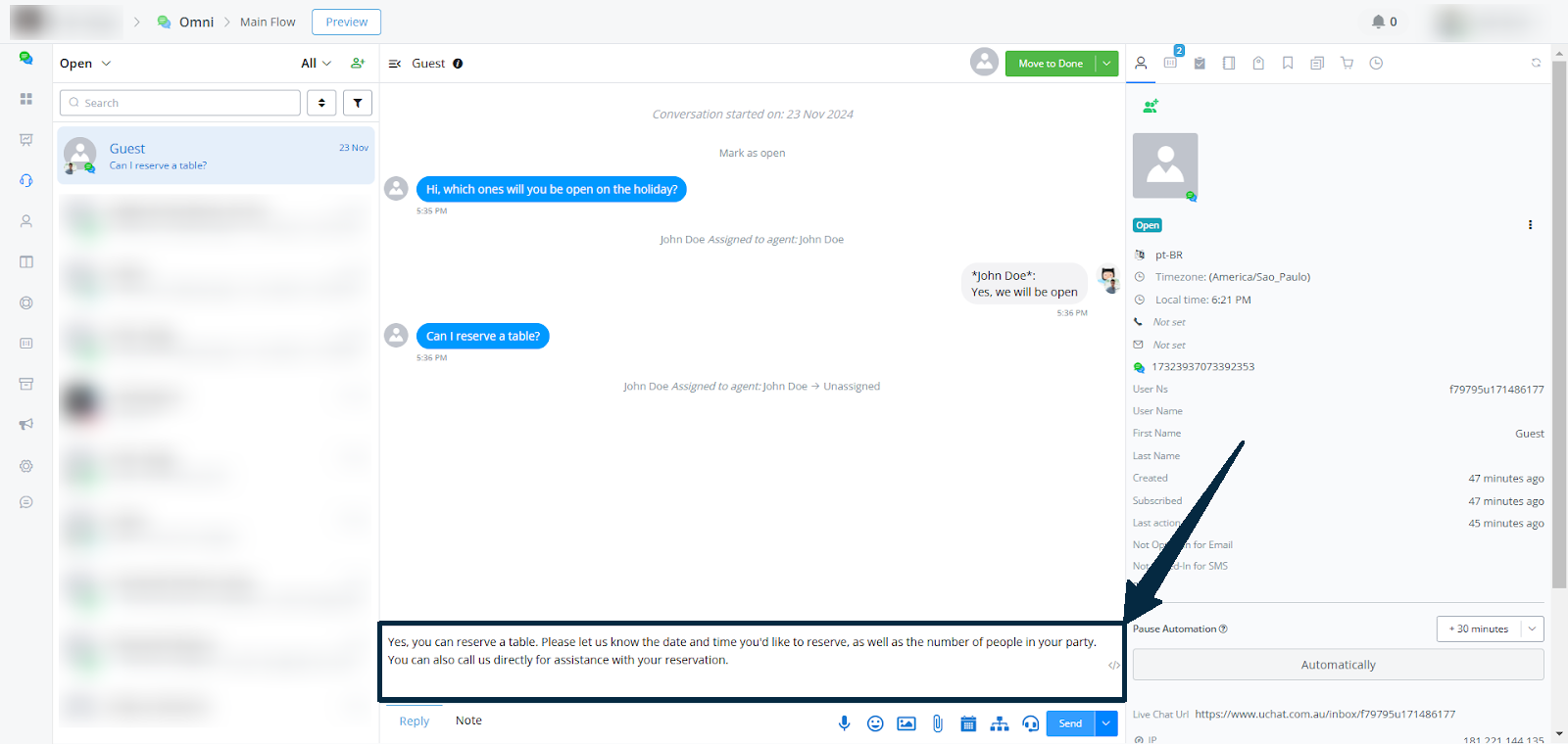 Panel del Asistente de chat con instrucción personalizada y respuesta generada