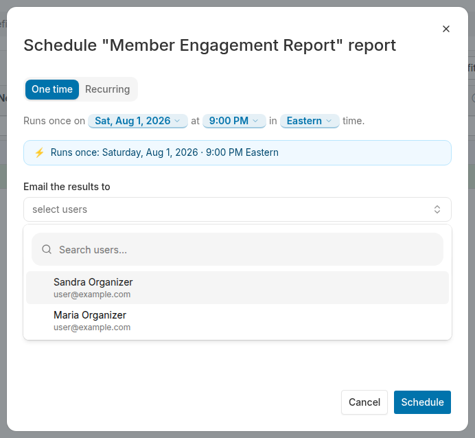 Email recipient selection for a scheduled status report