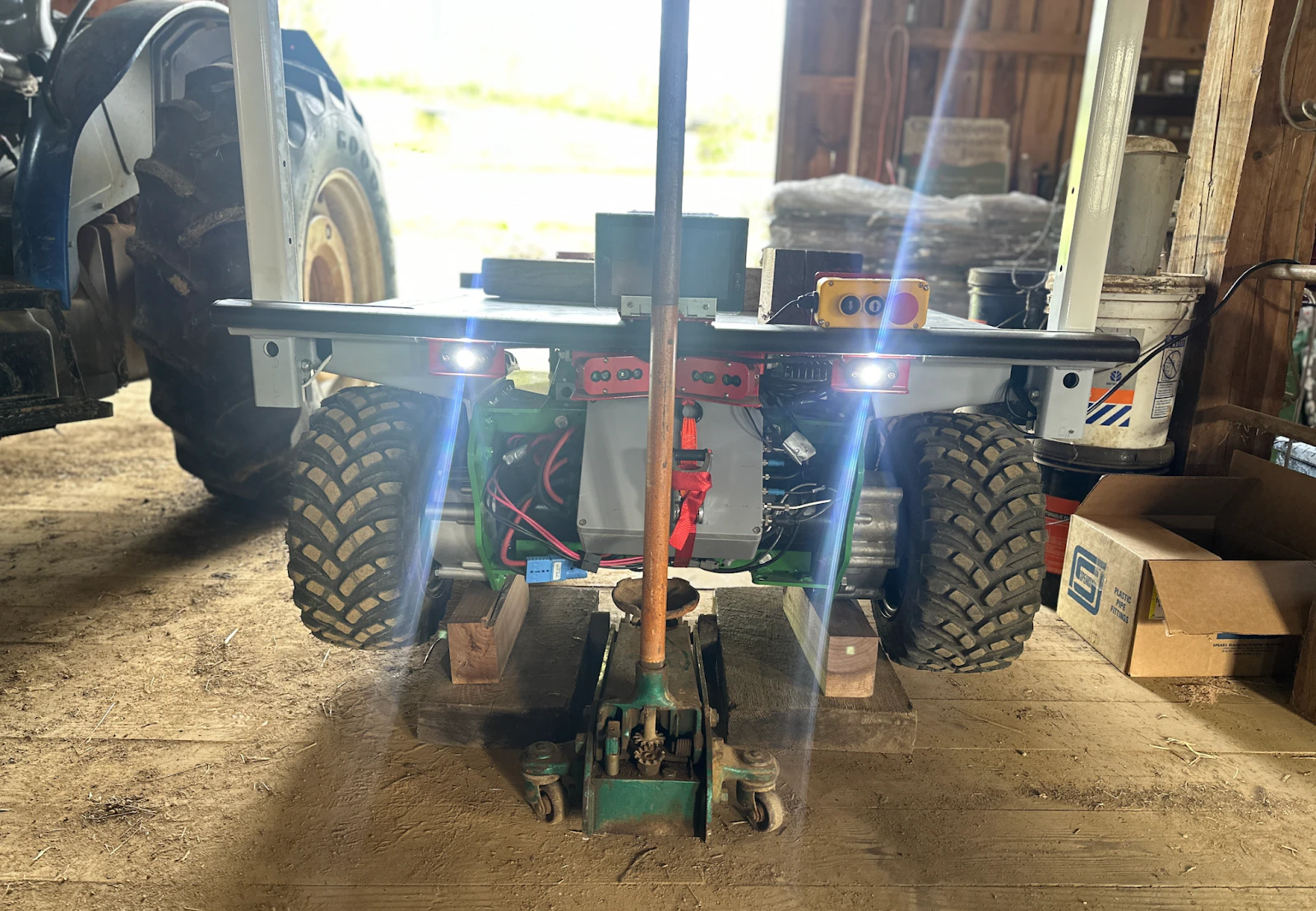 Burro Grande on jack stands