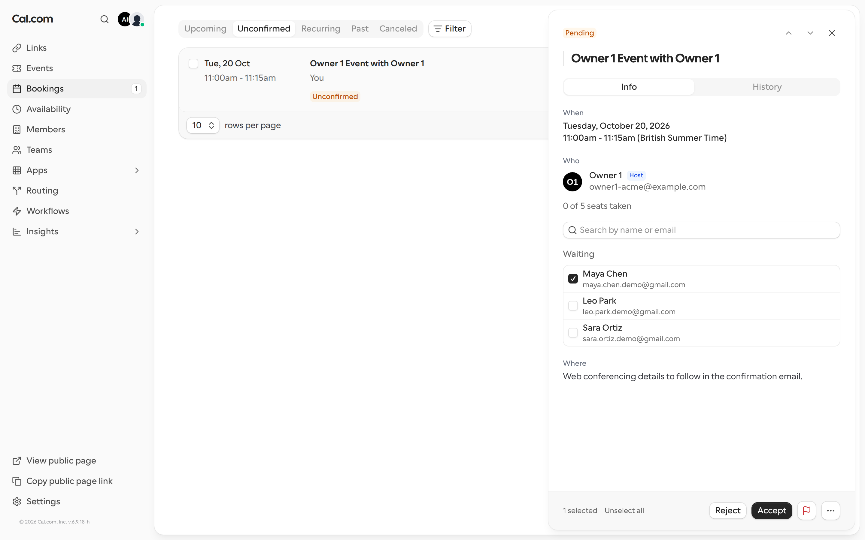 Seat requests waiting for a decision, with one attendee selected and the Accept and Reject actions at the bottom of the booking details
