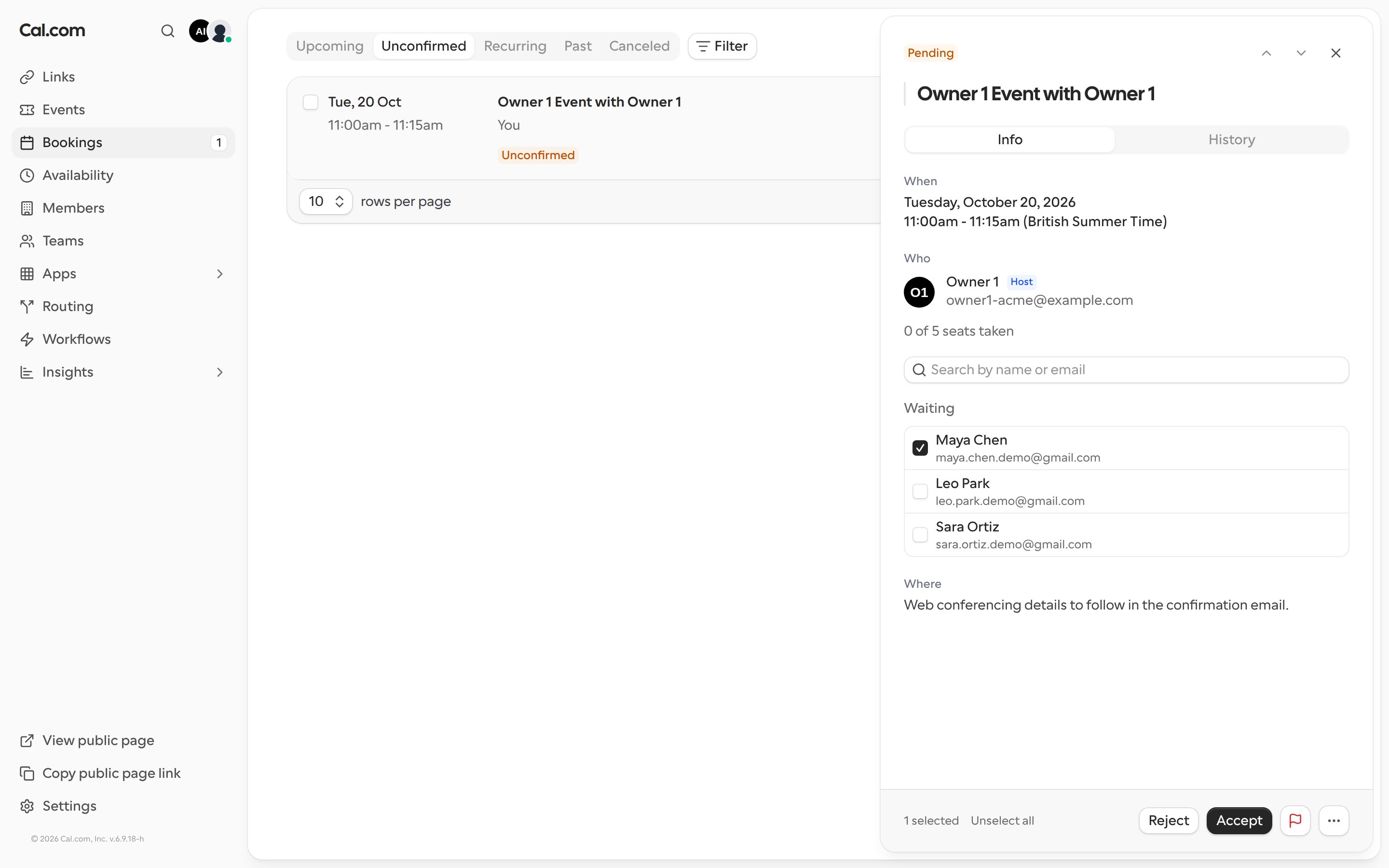 Seat requests waiting for a decision, with one attendee selected and the Accept and Reject actions at the bottom of the booking details
