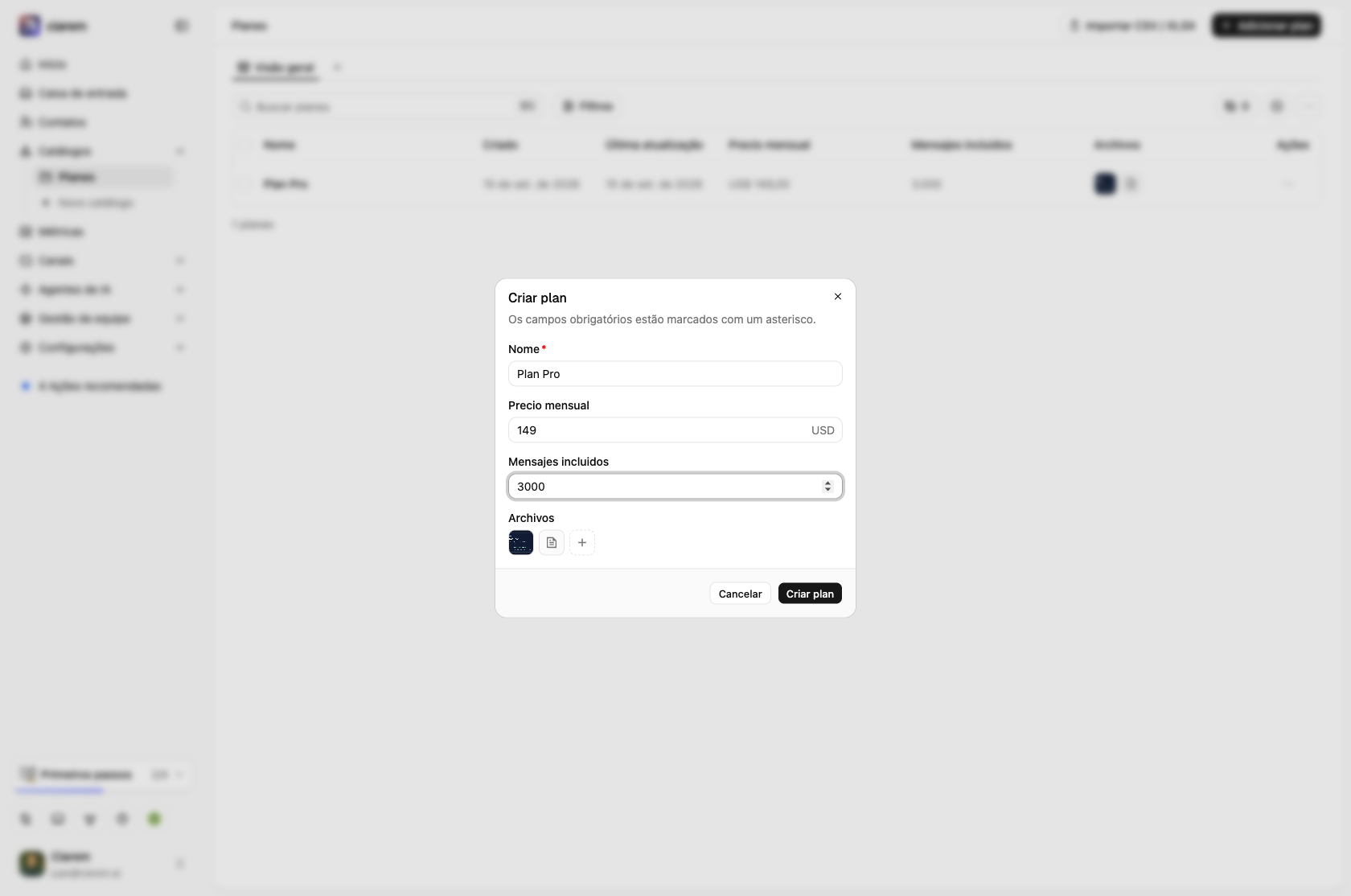 Criando um registro: a propriedade Arquivos múltiplos com uma foto do produto e um folheto em PDF anexados