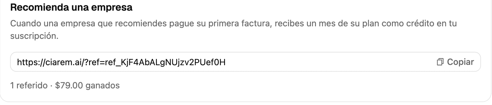 La tarjeta Recomienda una empresa: tu enlace de referido con un botón Copiar, y el conteo de referidos y del crédito ganado