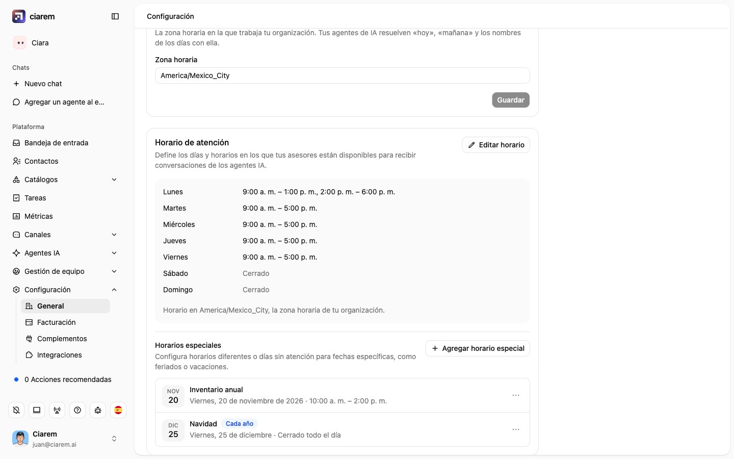 La tarjeta Horario de atención en Configuración > General: el horario de cada día de la semana, la nota de la zona horaria y la lista de Horarios especiales