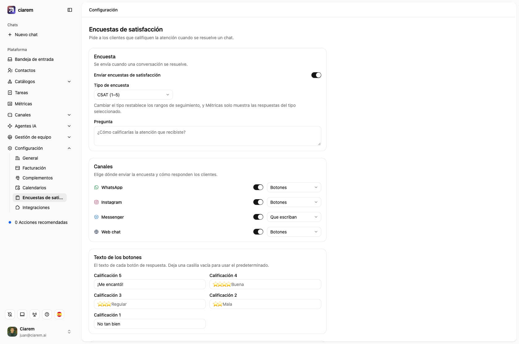 La configuración de Encuestas de satisfacción: el interruptor de la encuesta, el tipo y la pregunta, y los canales con cómo responden los clientes en cada uno
