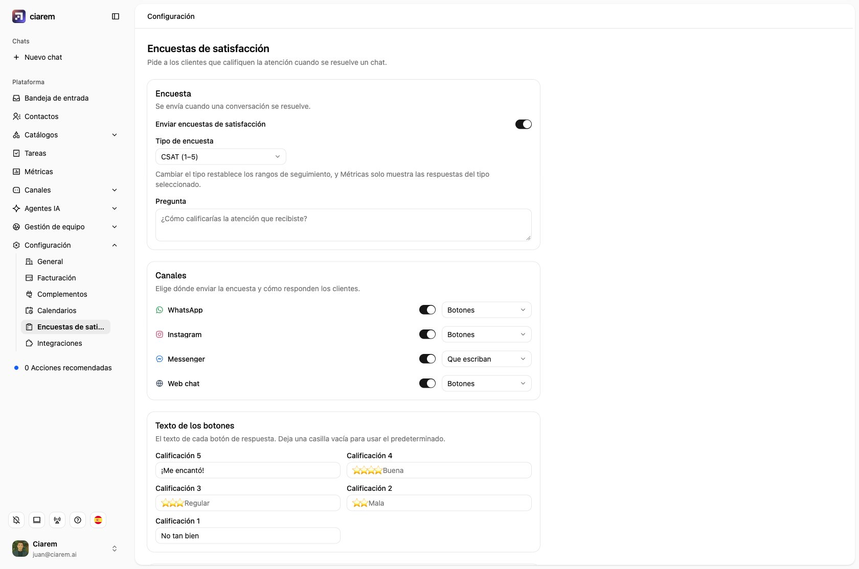 La configuración de Encuestas de satisfacción: el interruptor de la encuesta, el tipo y la pregunta, y los canales con cómo responden los clientes en cada uno