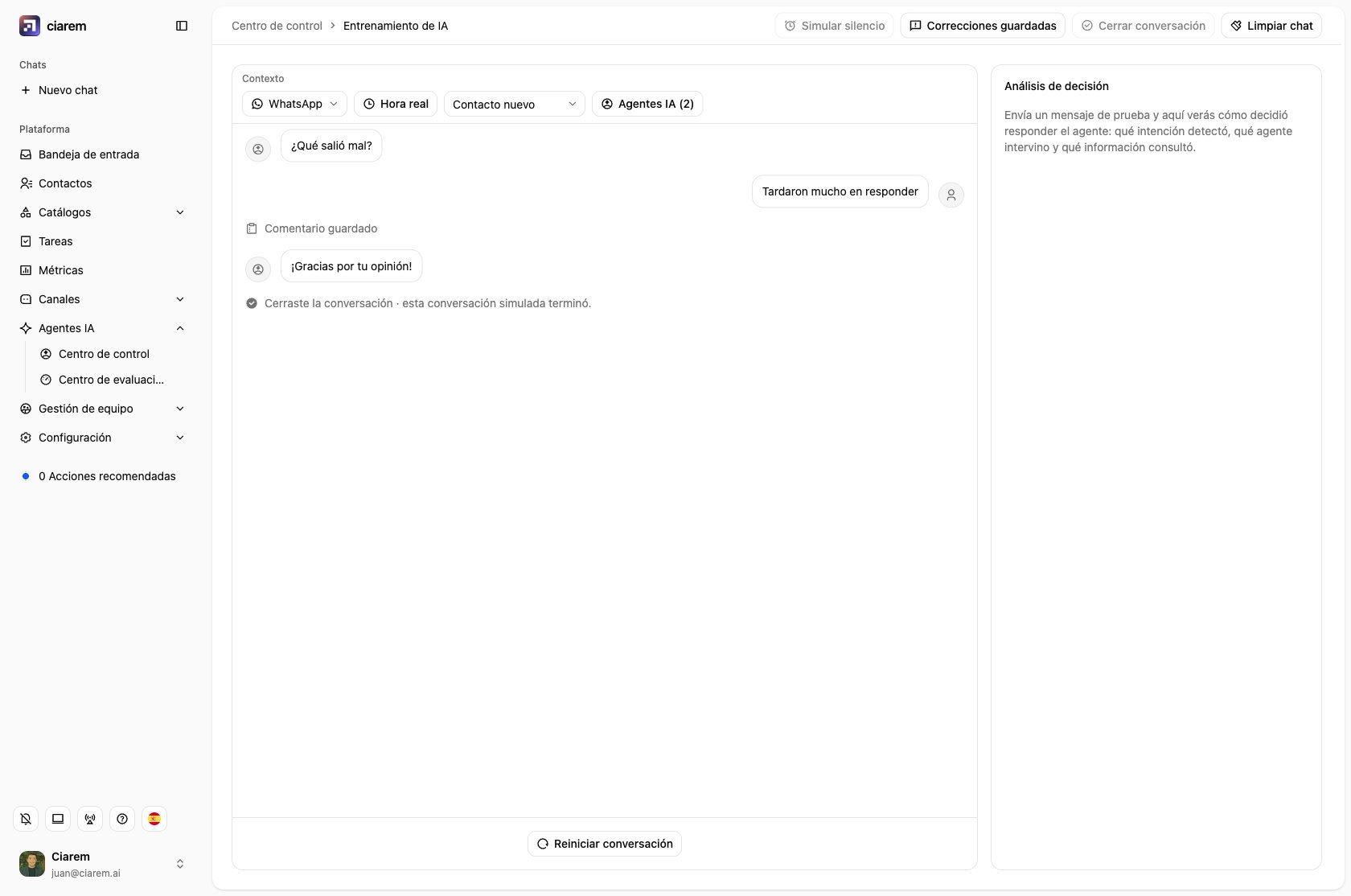 Una encuesta terminada en el playground: calificación registrada, la pregunta del comentario y la respuesta, el agradecimiento y Reiniciar conversación