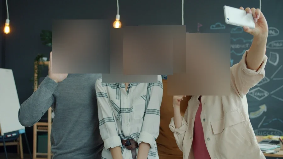 Placeholder: blur faces