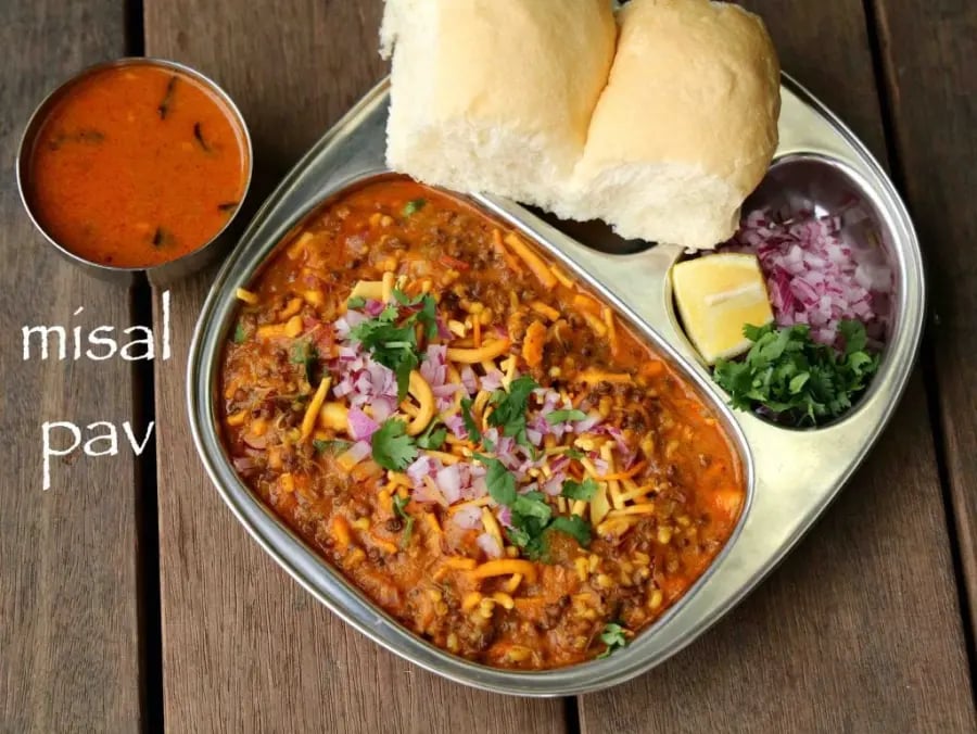 spicy-maharashtrian-misal-pav-recipe