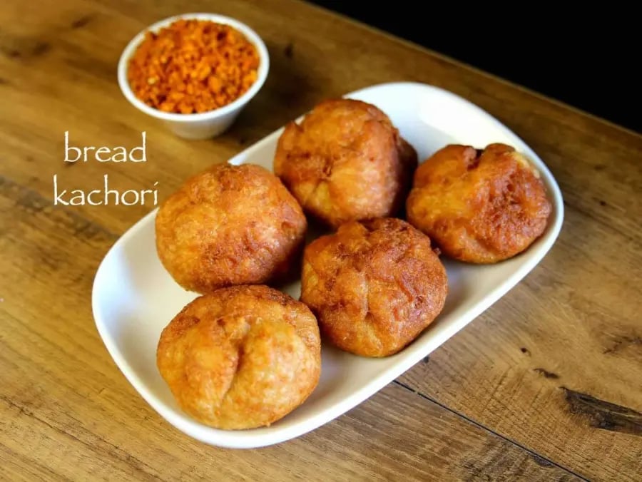 moong-dal-bread-khasta-kachori-recipe