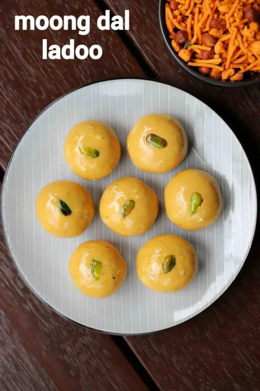 moong-dal-ladoo-recipe-moong-ke-laddu
