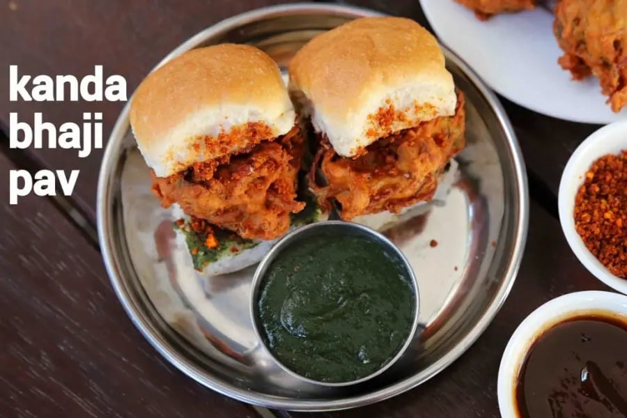 kanda-bhaji-pav-recipe-onion-bhaji-pav