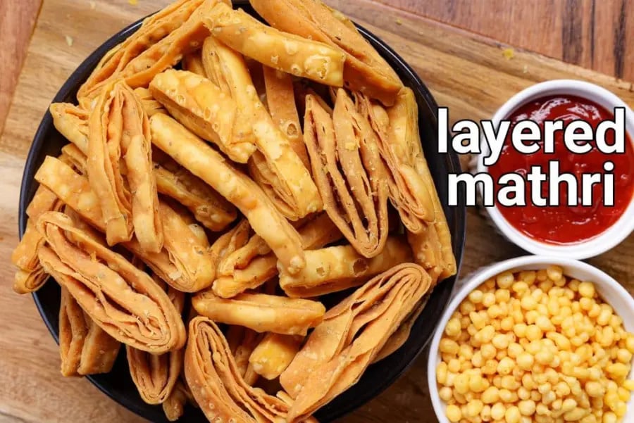 lachha-namak-para-recipe-layered-nimki
