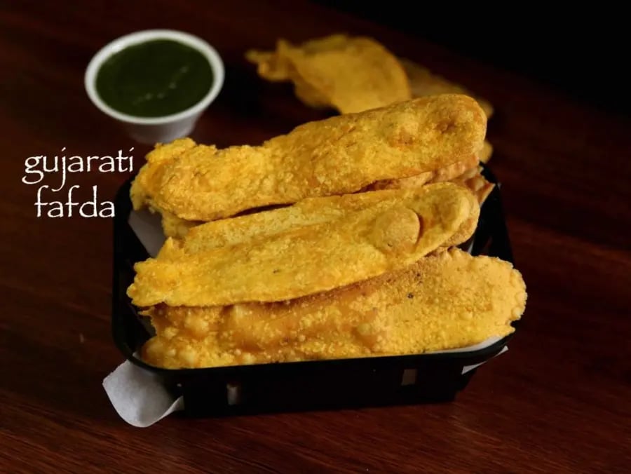 fafda-gathiya-gujarati-fafda-recipe