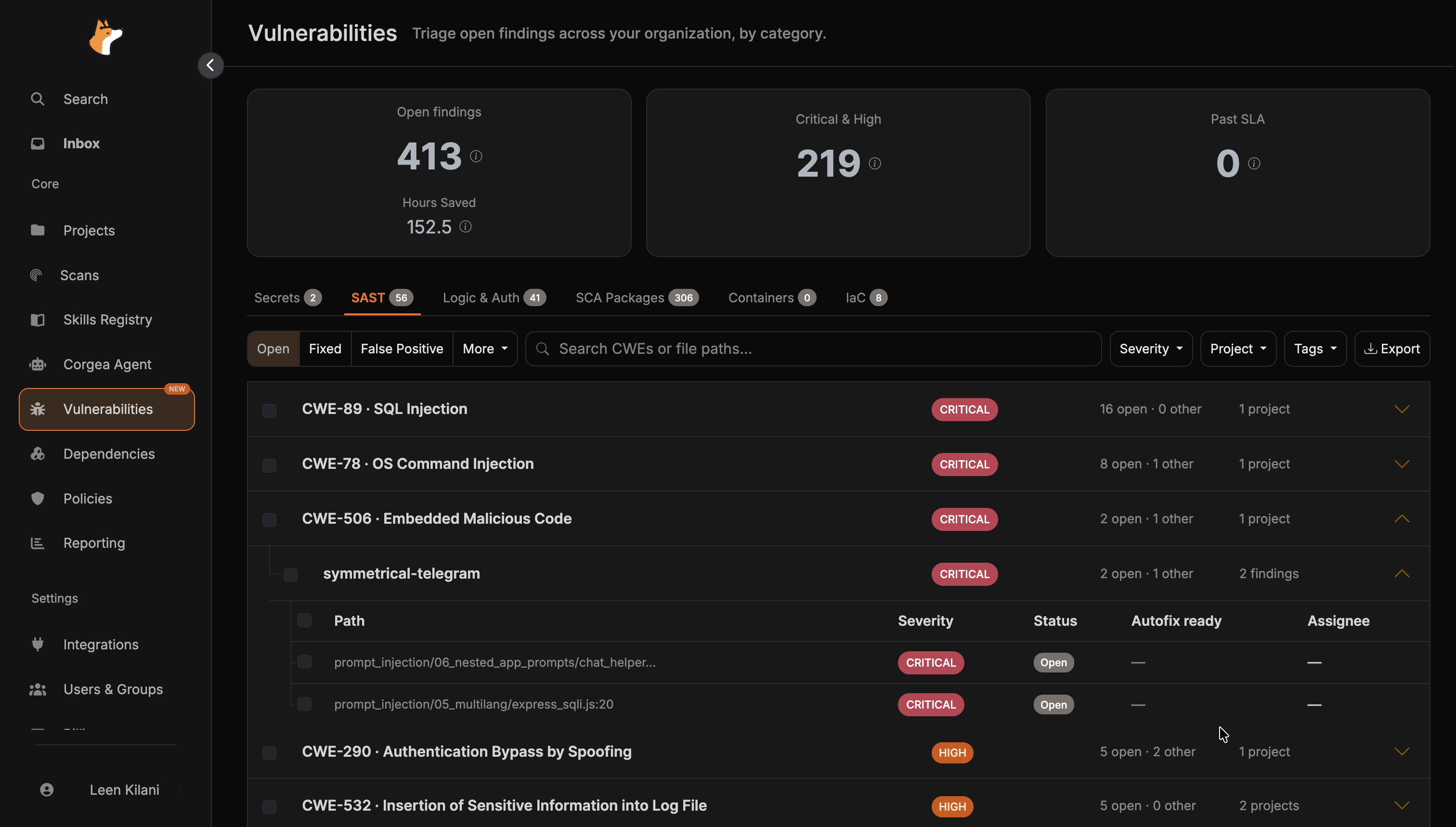 Vulnerabilities Workbench mit Übersichtskarten, Finding-Typ-Tabs, Tags-Filter und gruppierten Findings