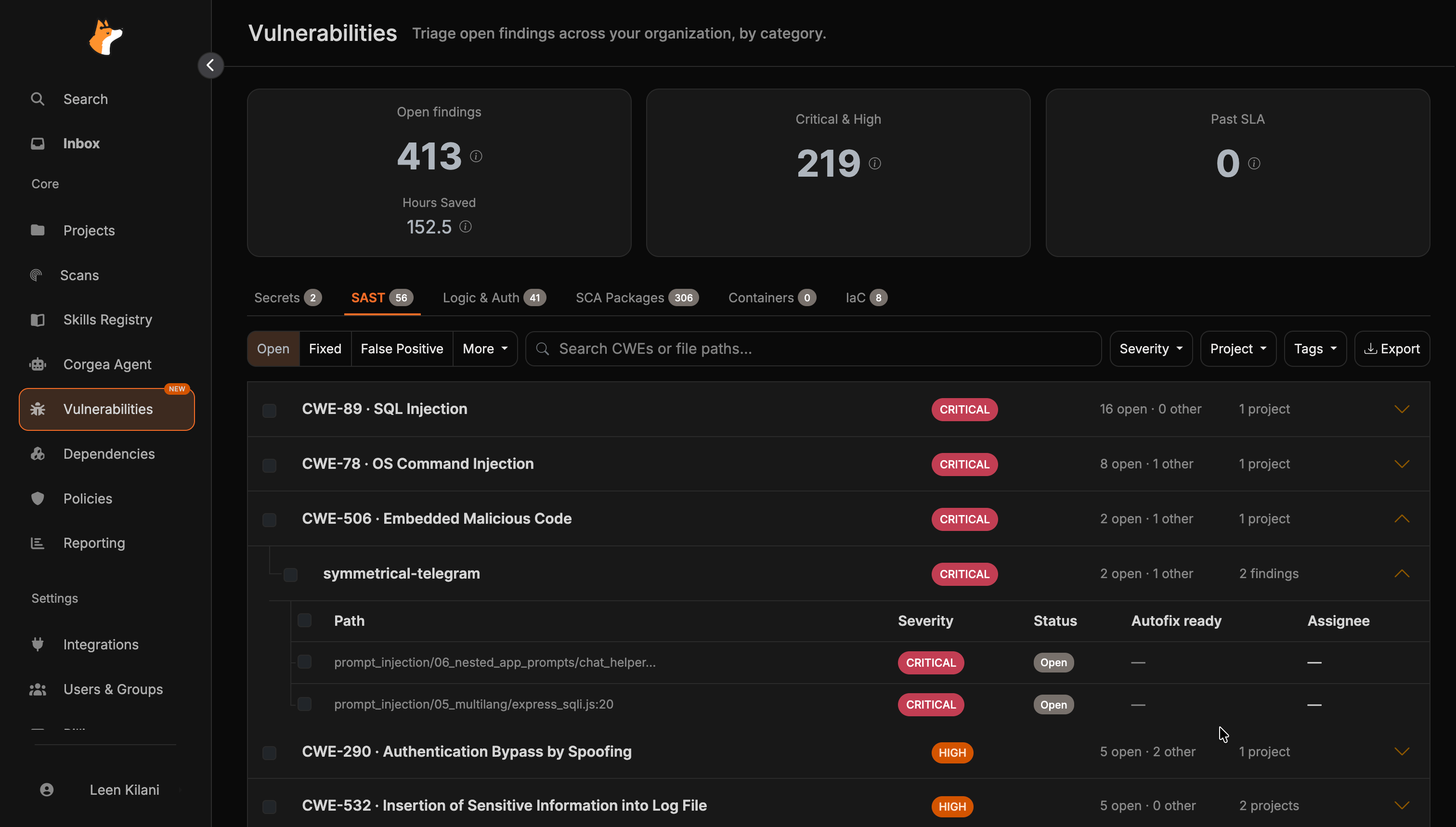 Vulnerabilities Workbench mit Übersichtskarten, Finding-Typ-Tabs, Tags-Filter und gruppierten Findings