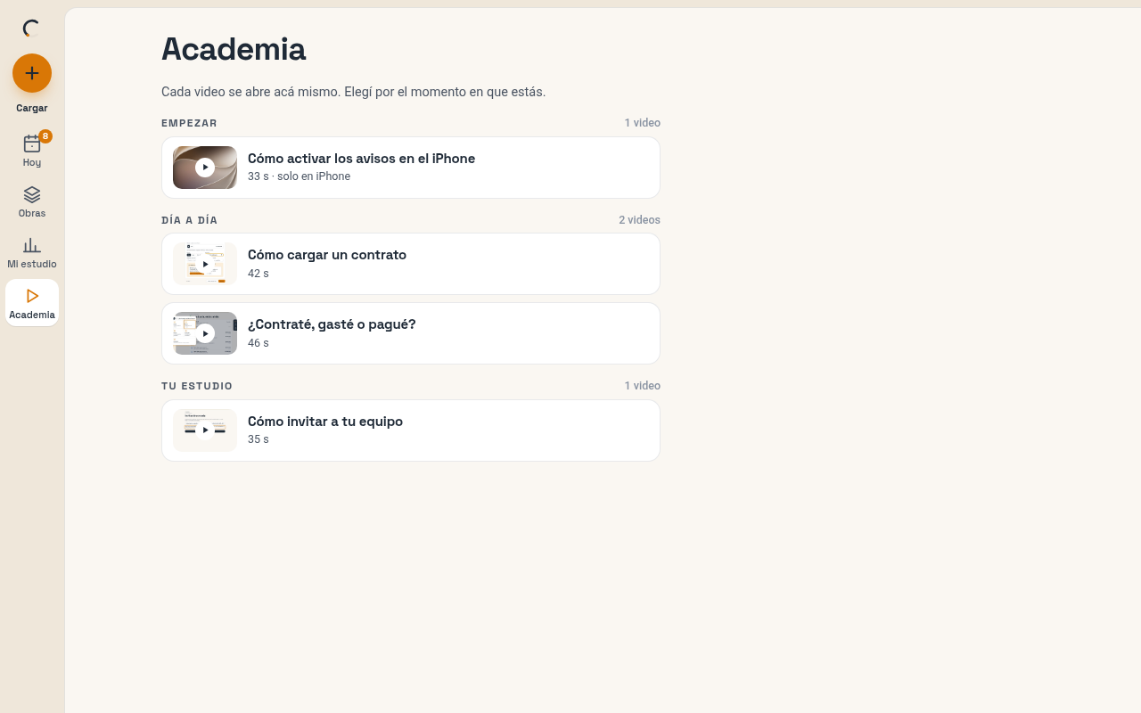 Academia en la compu: el ítem Academia activo en la barra de la izquierda, debajo de Mi estudio, y los videos en Empezar, Día a día y Tu estudio