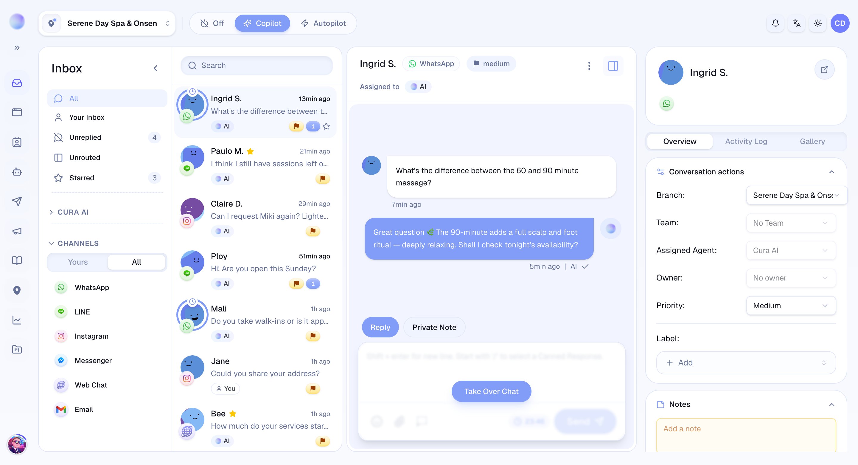 The Cura composer with the saved replies button