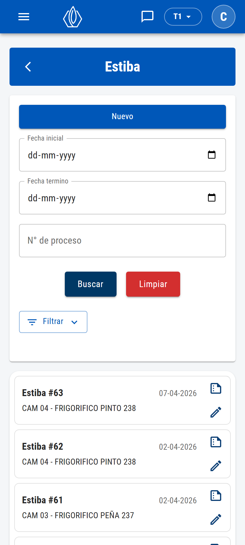 Lista de estibas en pantalla de celular, en tarjetas con número, fecha, destino y tipo de frío