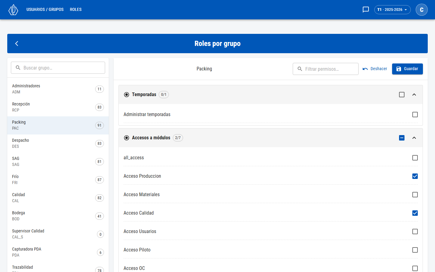 Lista de grupos a la izquierda y roles agrupados por bloque a la derecha, con Deshacer y Guardar