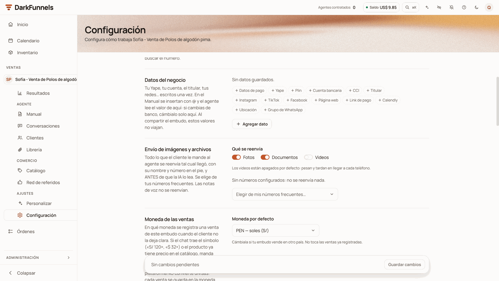 Sección Datos del negocio de la Configuración con el texto Sin datos guardados, botones de sugerencia como Datos de pago, Yape, Plin y Cuenta bancaria, y el botón Agregar dato; debajo, Envío de imágenes y archivos y Moneda de las ventas