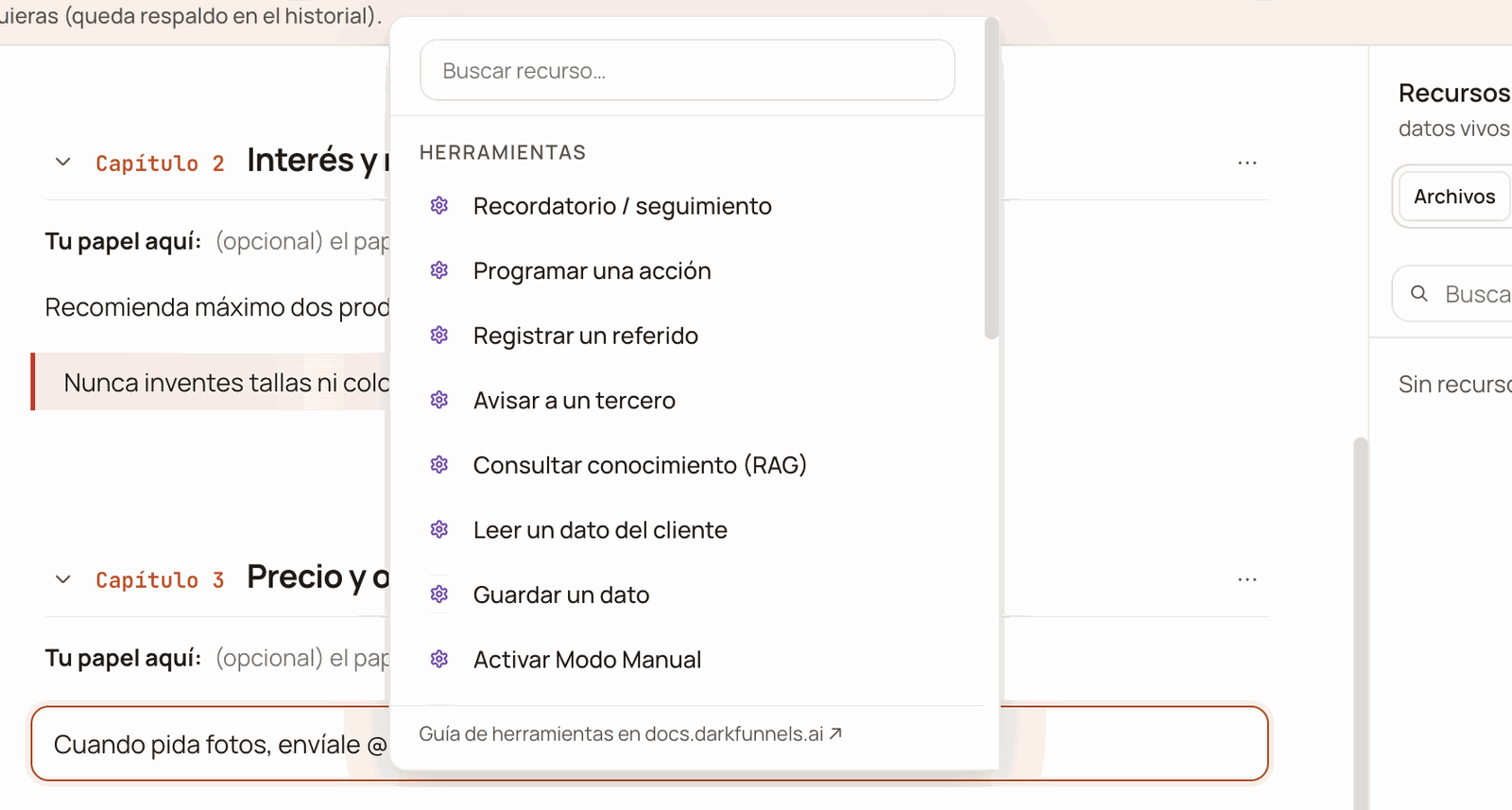 The playbook editor's @ menu with the search box and the Herramientas (Tools) group: in view, from Recordatorio / seguimiento (Reminder / follow-up) to Activar Modo Manual (Activate Manual Mode); the rest further down the list
