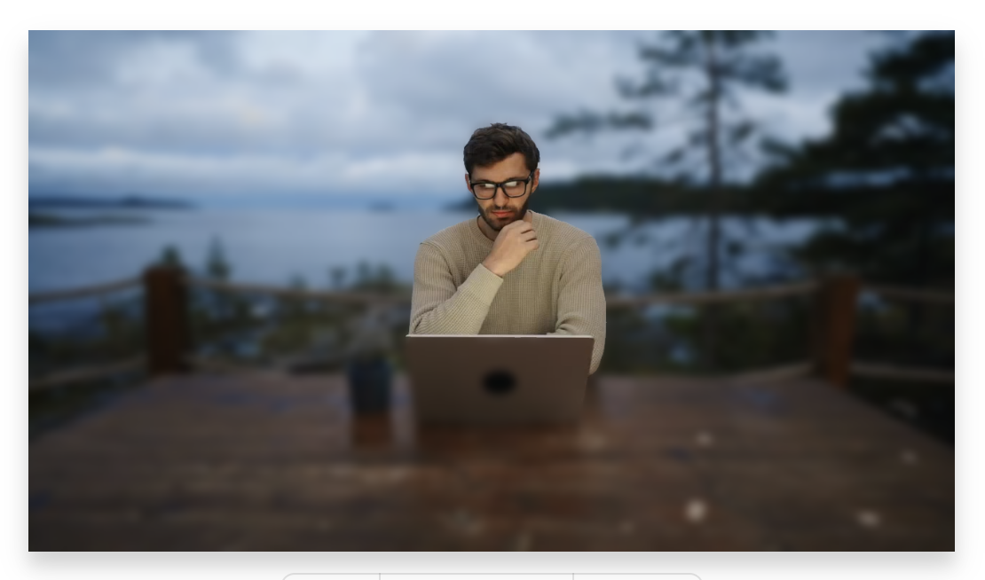 Example of Blur speaker background effect in Descript
